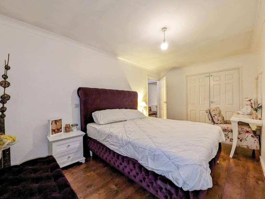 Apartamento Large, Plant Filled Flat With Balcony Londres